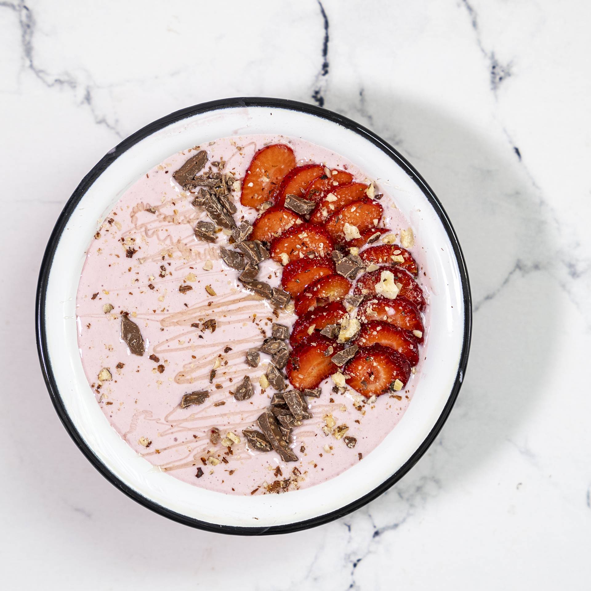 Strawberry smoothie bowl